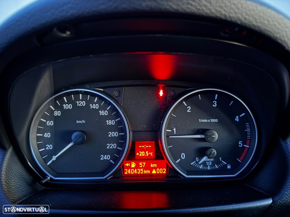 BMW 118 d Line Urban - 14