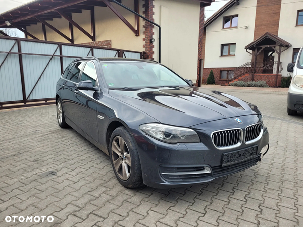 BMW Seria 5 525d xDrive Touring