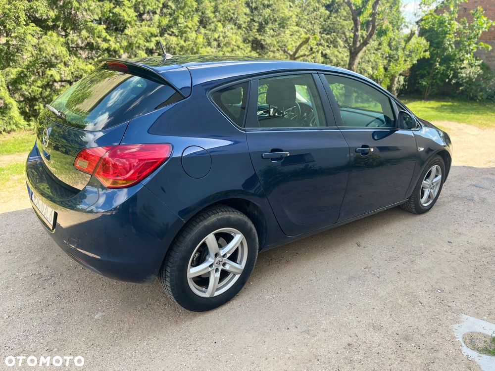 Opel Astra 1.6 Design Edition - 5