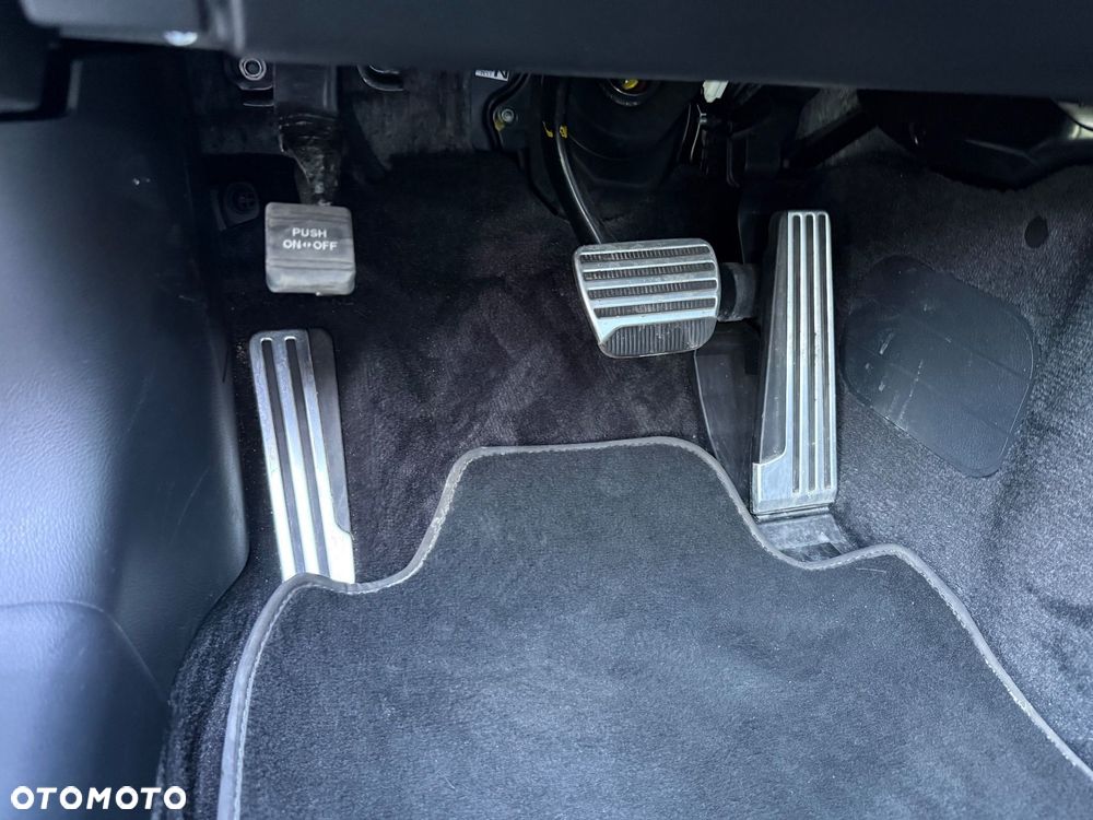 Infiniti Q50 - 25