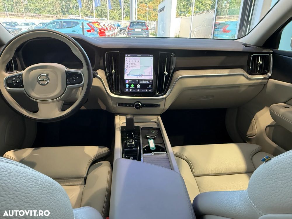 Volvo V60 B4 MHEV AT Plus Dark - 23
