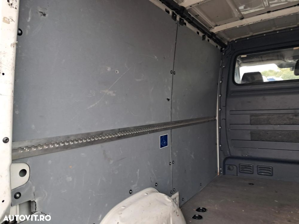 Volkswagen crafter furgon 2.0 tdi 136cp manual - 8