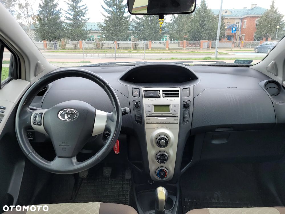 Toyota Yaris - 8