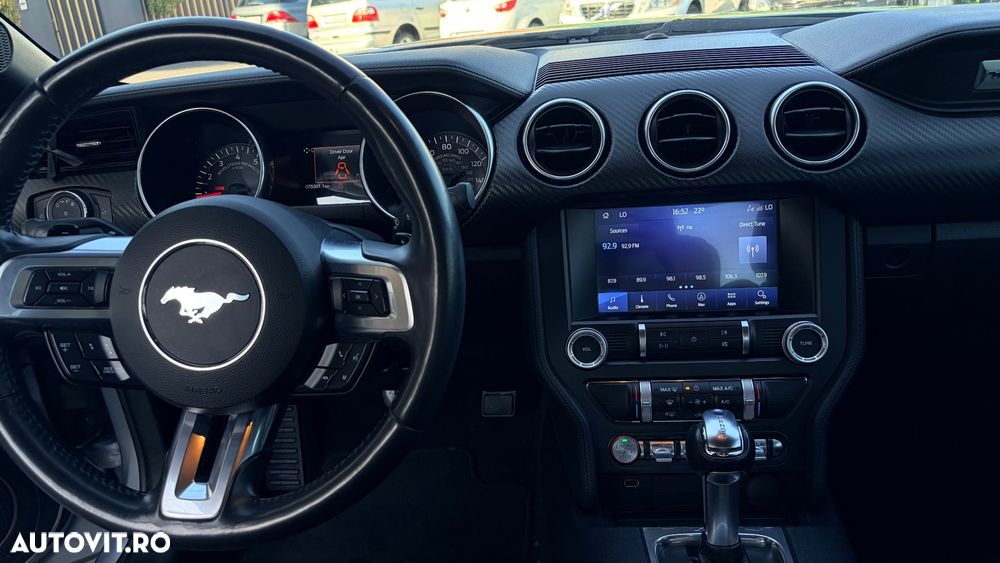 Ford Mustang - 4