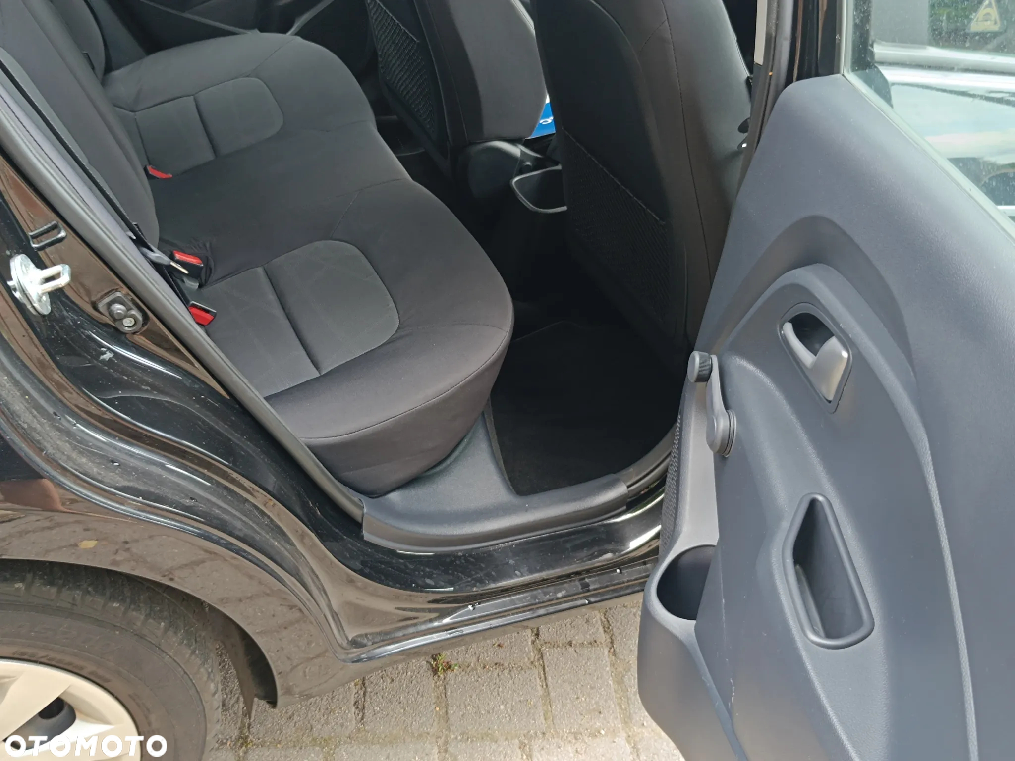 Kia Rio 1.2 Attract - 10