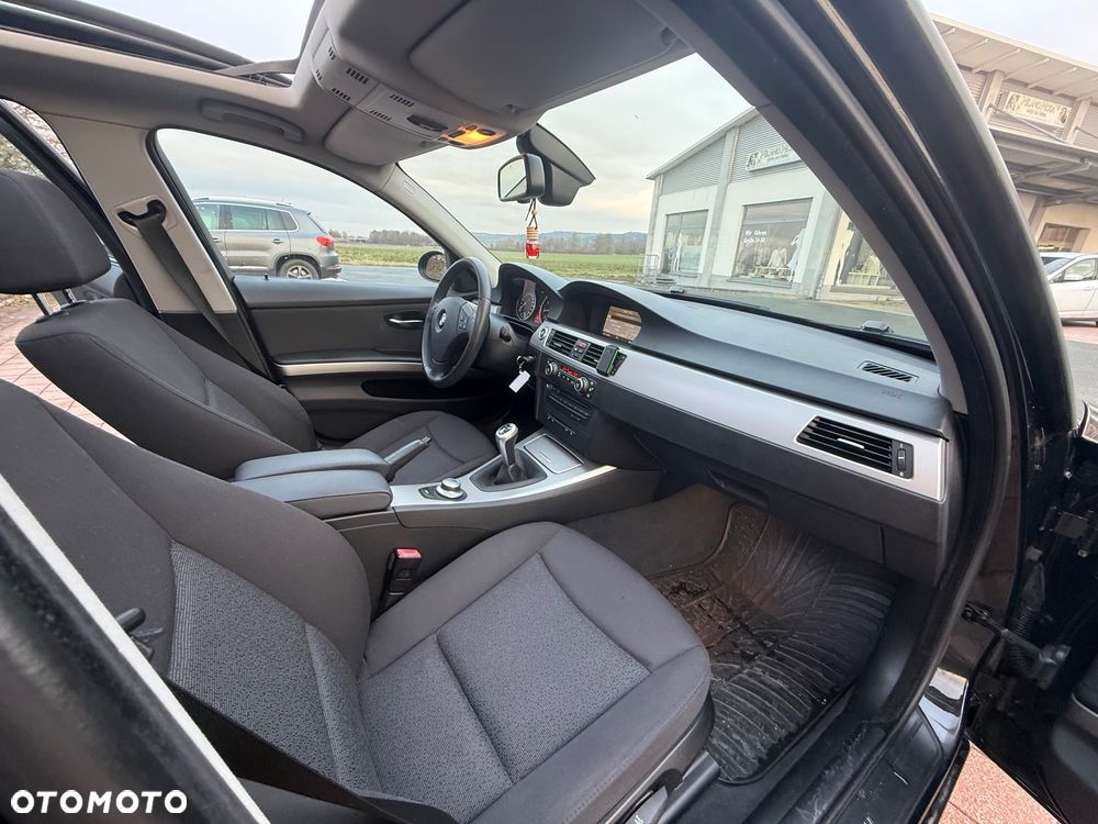 BMW Seria 3 318i Edition Exclusive - 15