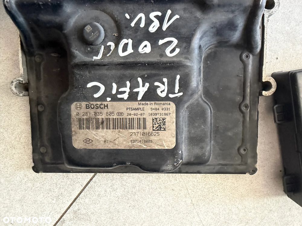 Trafic III Vivaro 2,0DCI 19-23 zestaw startowy sterownik 0281035805 - 2