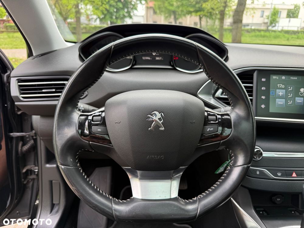 Peugeot 308 PureTech 130 GPF EAT8 Stop & Start Allure Pack - 23