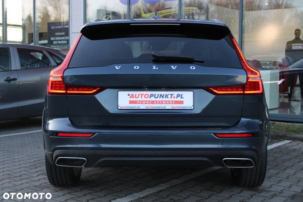 Volvo V60 Cross Country - 6