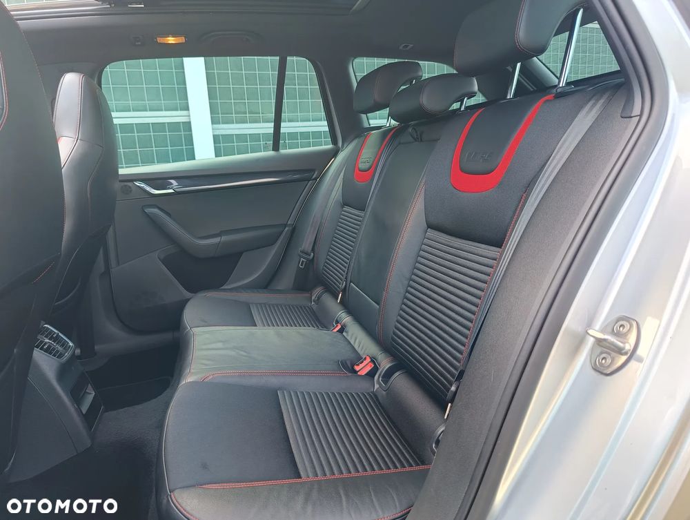 Skoda Octavia 2.0 TDI RS - 32
