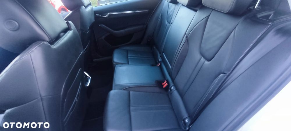 Skoda Octavia 2.0 TDI DSG Style - 10