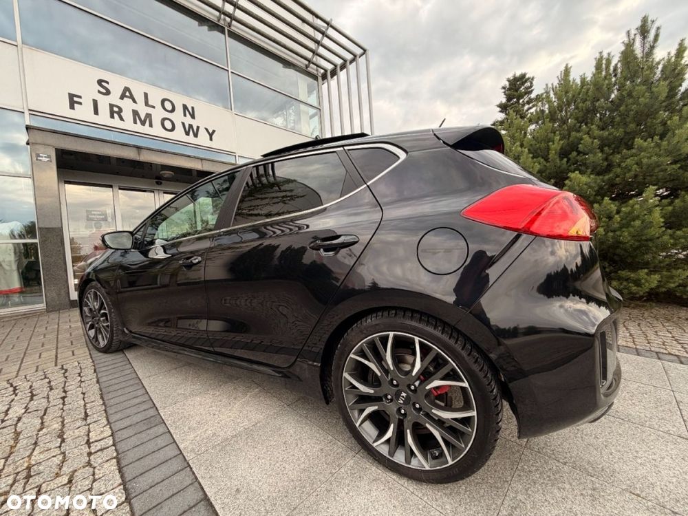 Kia Ceed - 12