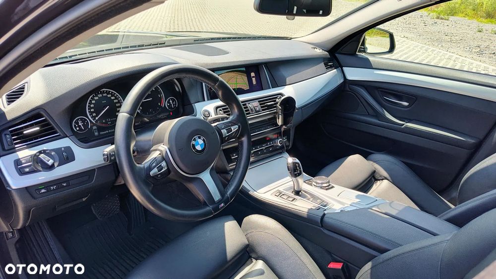 BMW Seria 5 525d Sport-Aut Luxury Line - 22
