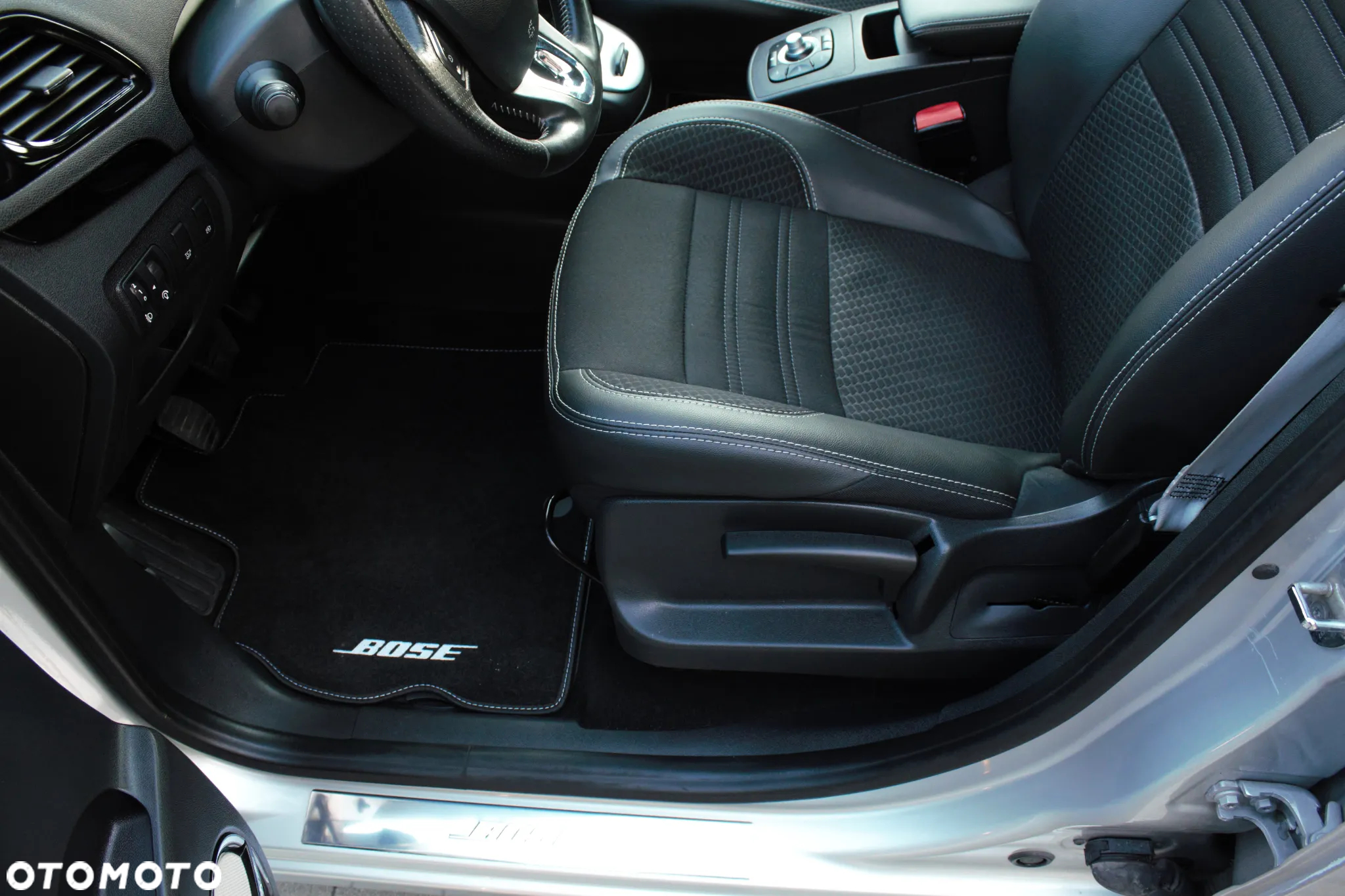 Renault Scenic ENERGY TCe 130 BOSE EDITION - 10