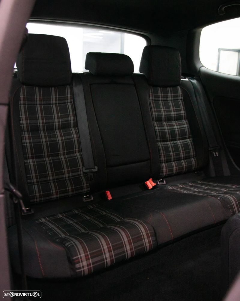 VW Golf 2.0 TSi GTI DSG - 45