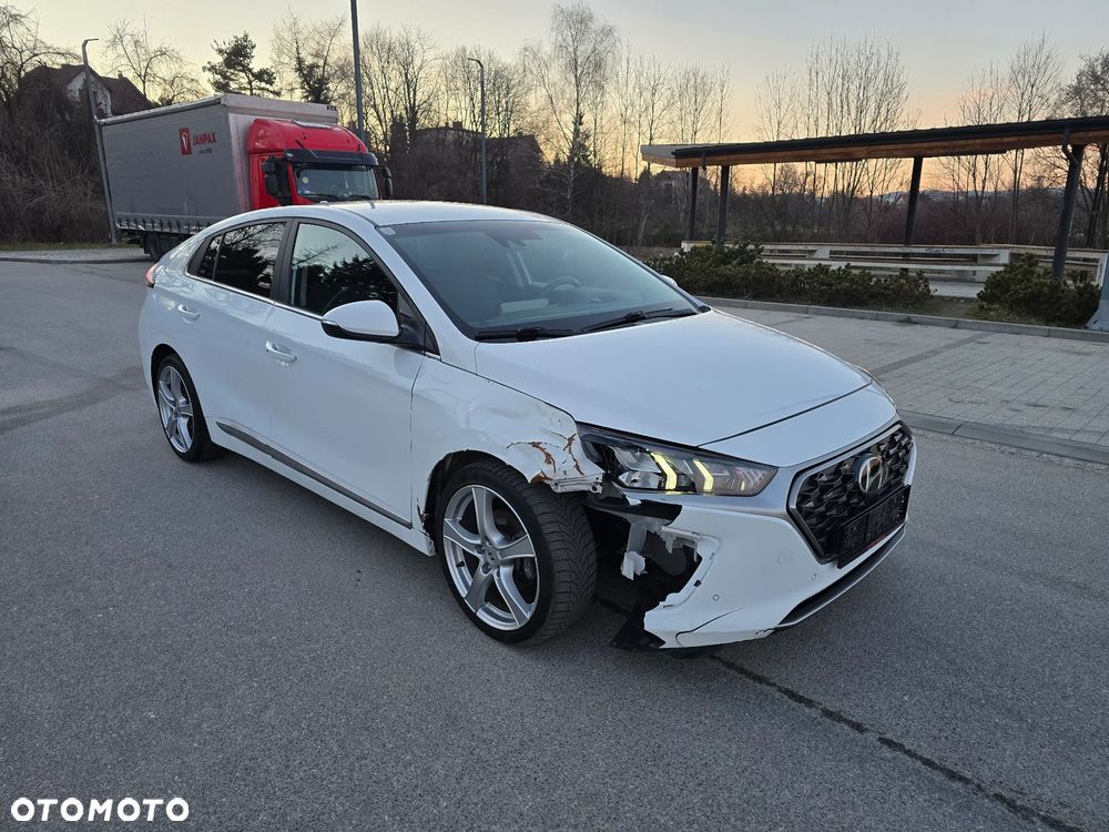 Hyundai IONIQ Hybrid Premium - 32