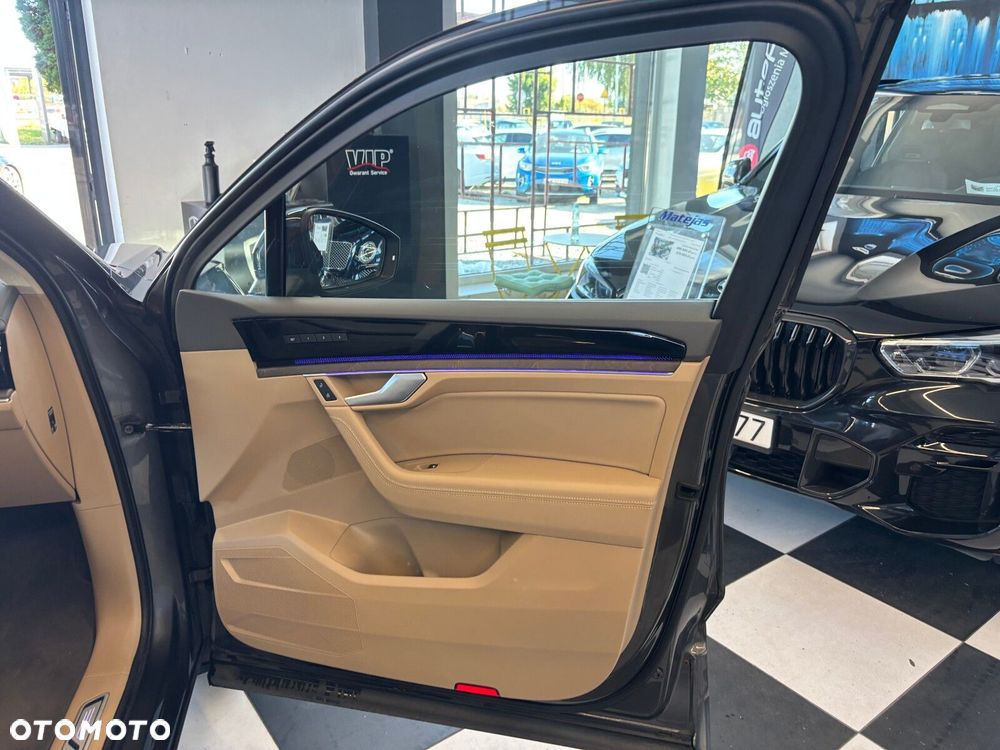 Volkswagen Touareg - 36