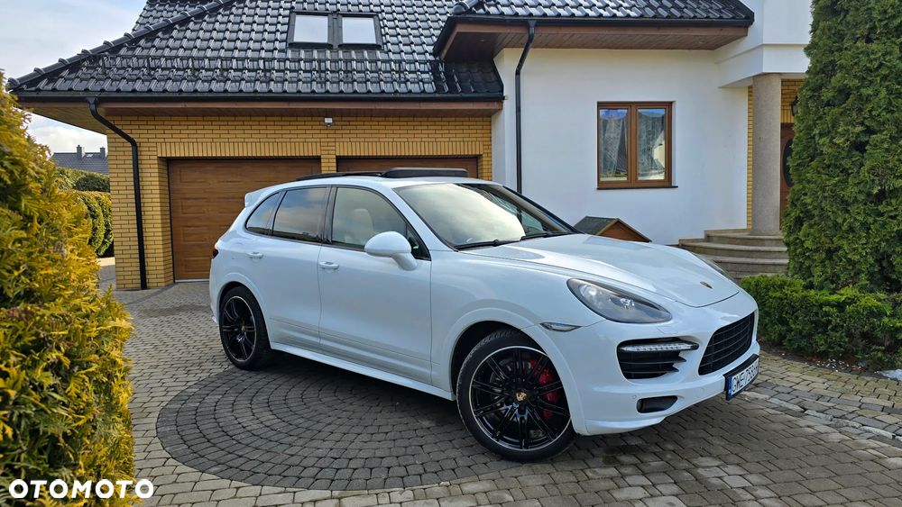 Porsche Cayenne - 2