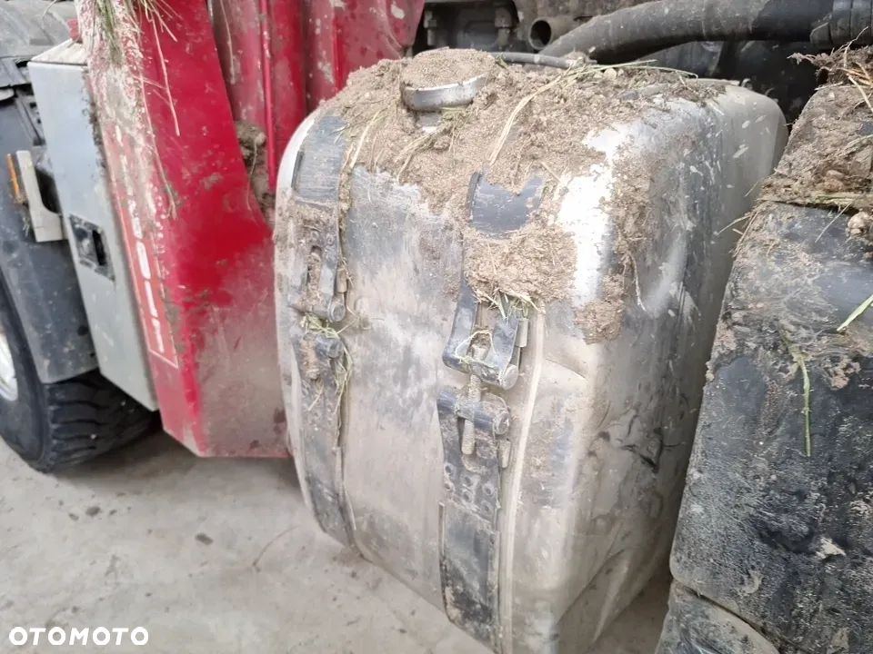 Scania R660 6x4  do drewna dzwig - 12