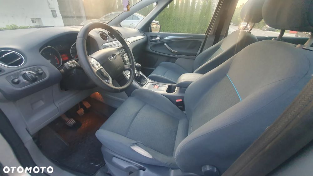 Ford S-Max - 8