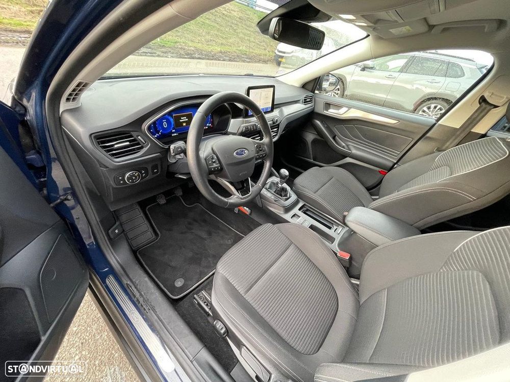 Ford Focus 1.0 EcoBoost S&S TITANIUM X - 6