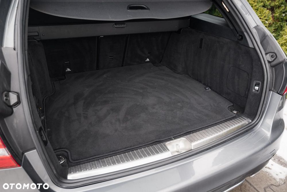 Mercedes-Benz Klasa C 400 4MATIC 9G-TRONIC - 35