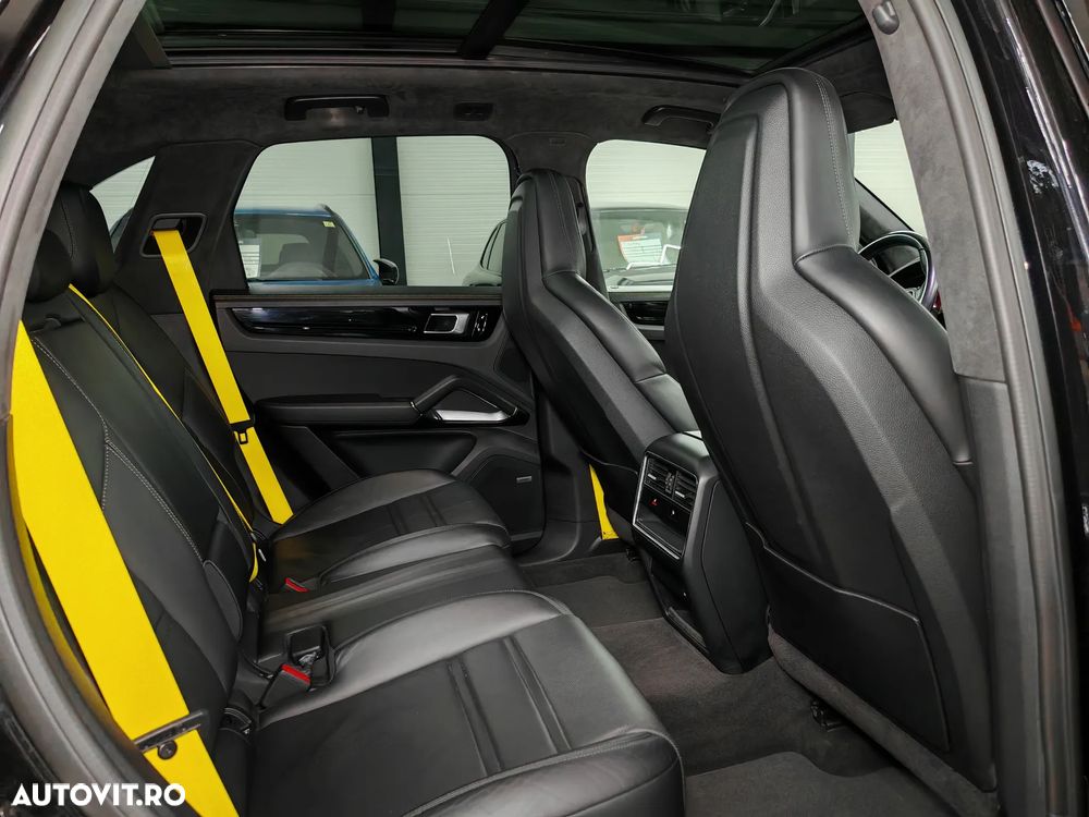 Porsche Cayenne Turbo - 10