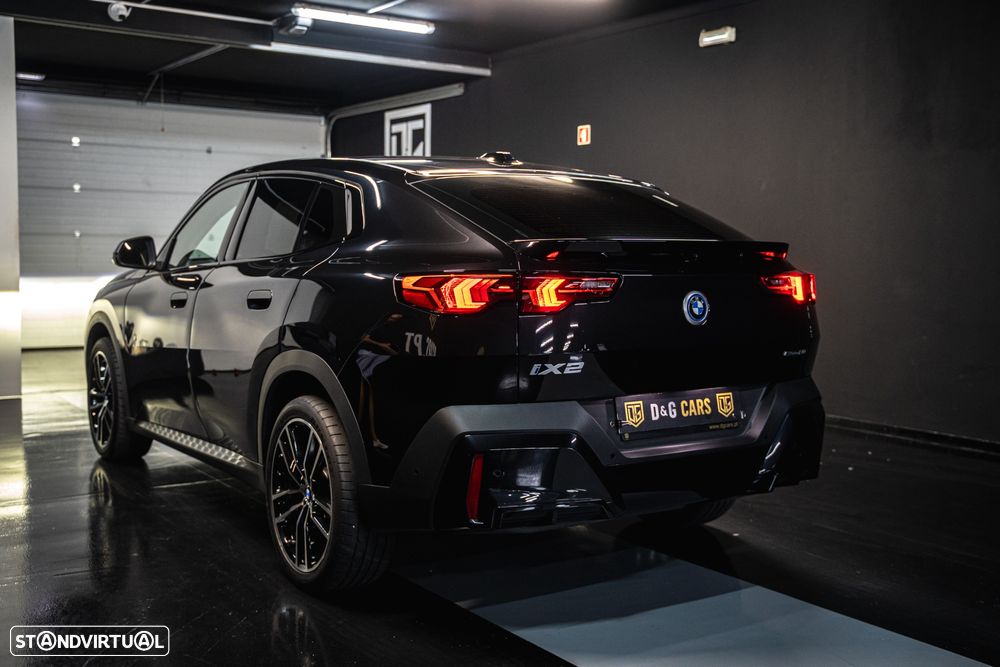 BMW iX2 eDrive20 - 24