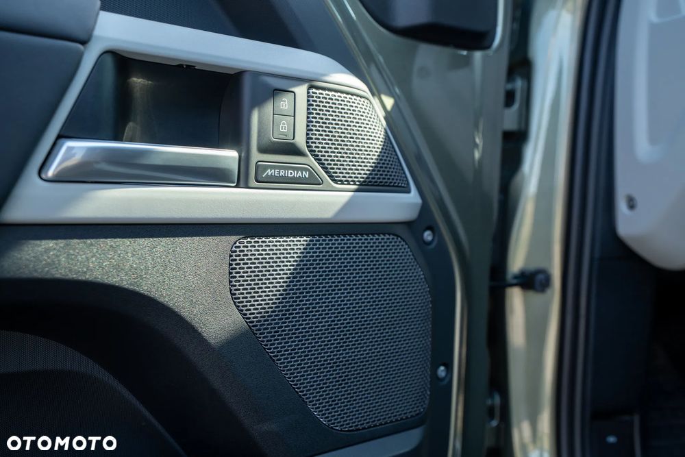 Land Rover Defender - 19