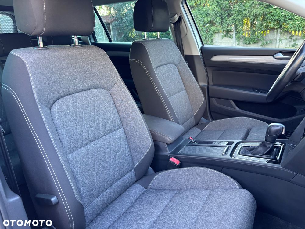 Volkswagen Passat 2.0 TDI SCR DSG Comfortline - 19