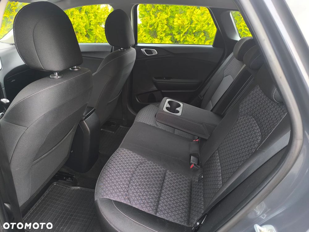 Kia Ceed 1.6 CRDi mHEV S - 22