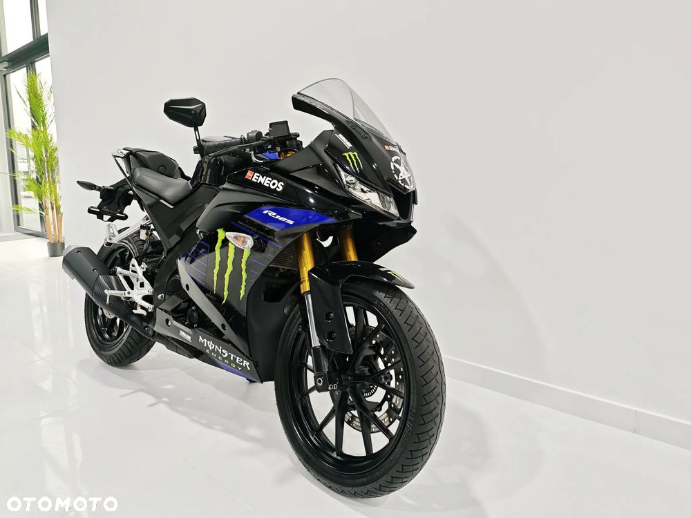 Yamaha YZF - 8