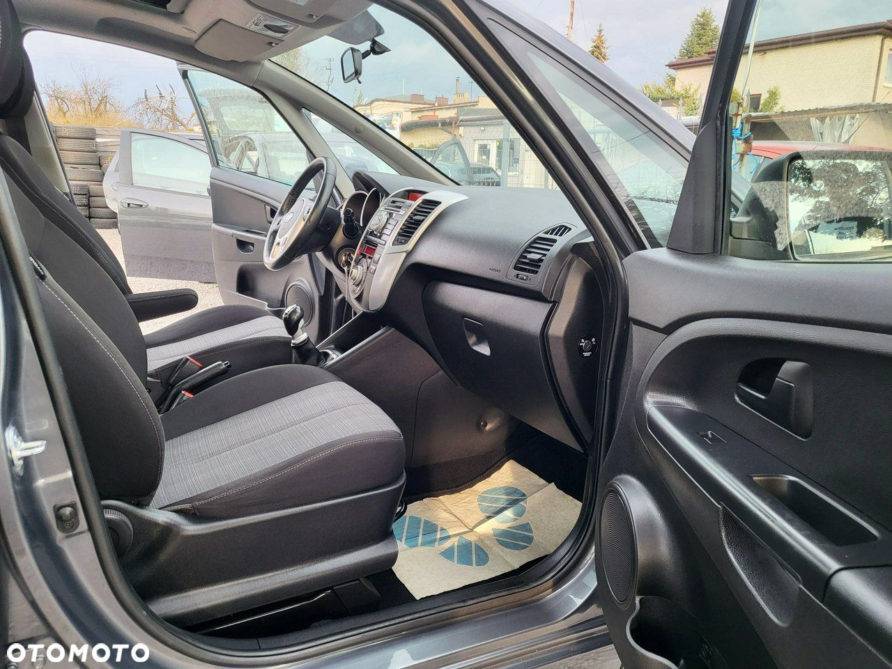 Kia Venga - 15