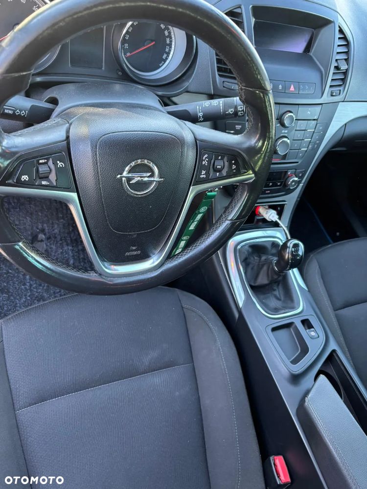 Opel Insignia - 10