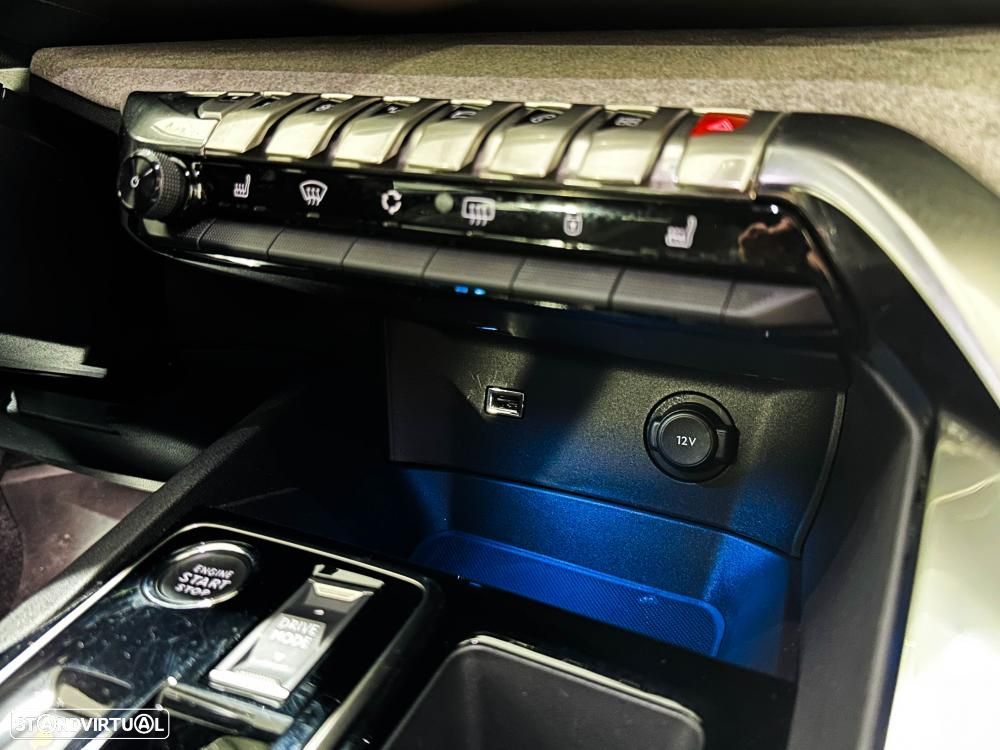 Peugeot 3008 1.6 Hybrid GT Pack e-EAT8 - 37