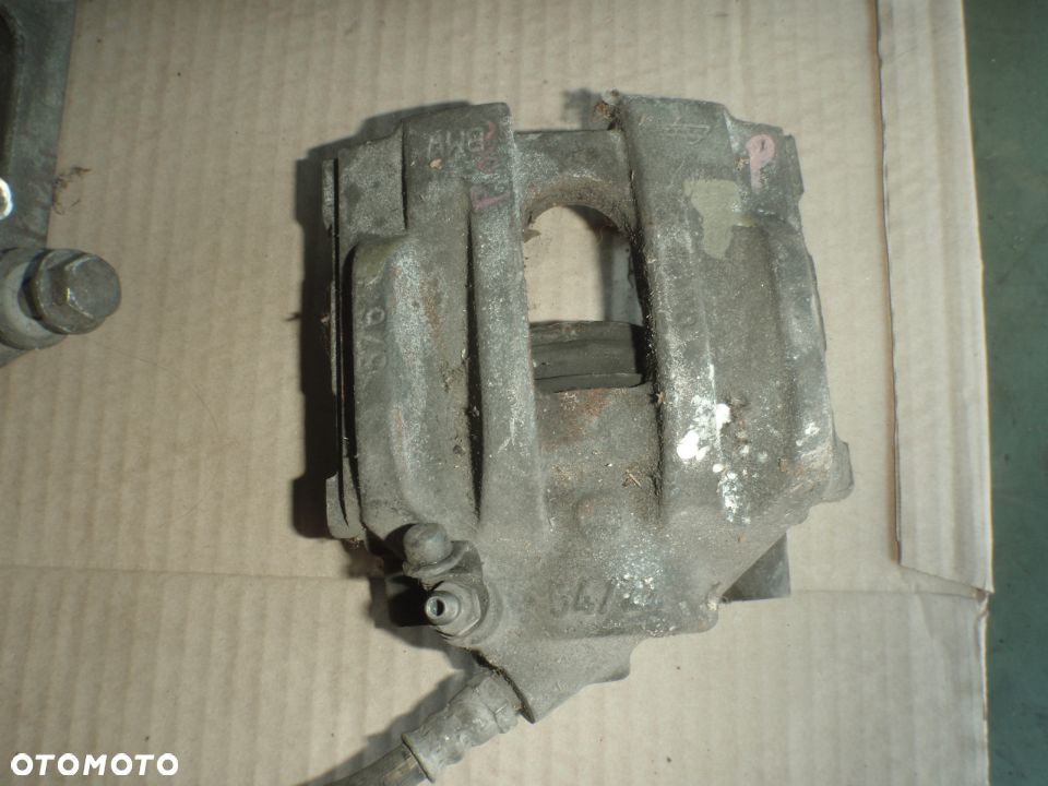 zacisk jarzmo hamulcowe bmw e46 - 8