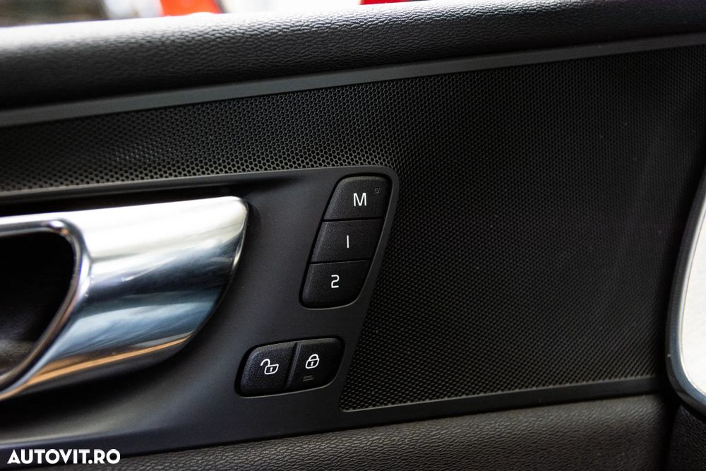 Volvo XC 60 T8 Twin Engine AWD Inscription - 29