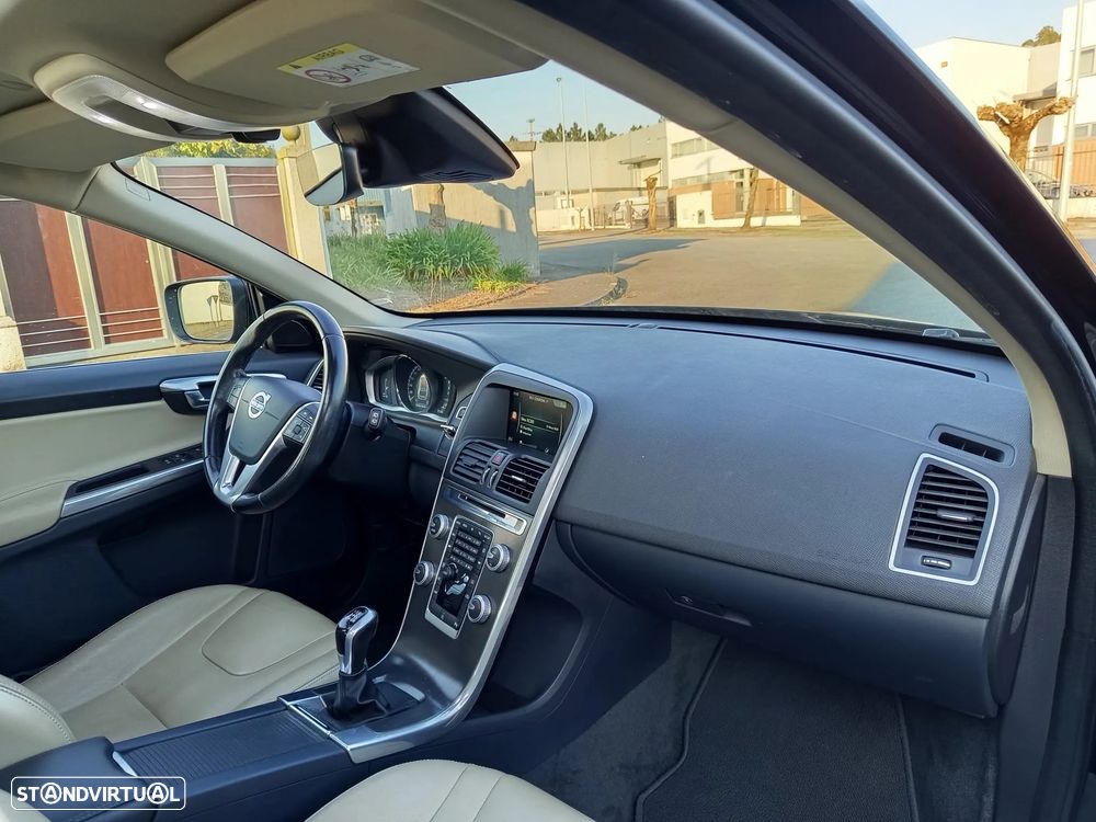 Volvo XC 60 2.0 D3 Momentum - 17