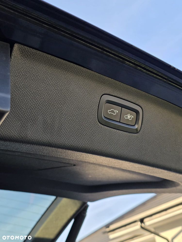 Volvo XC 90 - 20