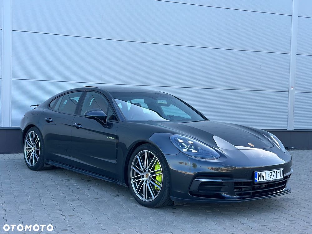 Porsche Panamera 4 E-Hybrid Platinum Edition - 31