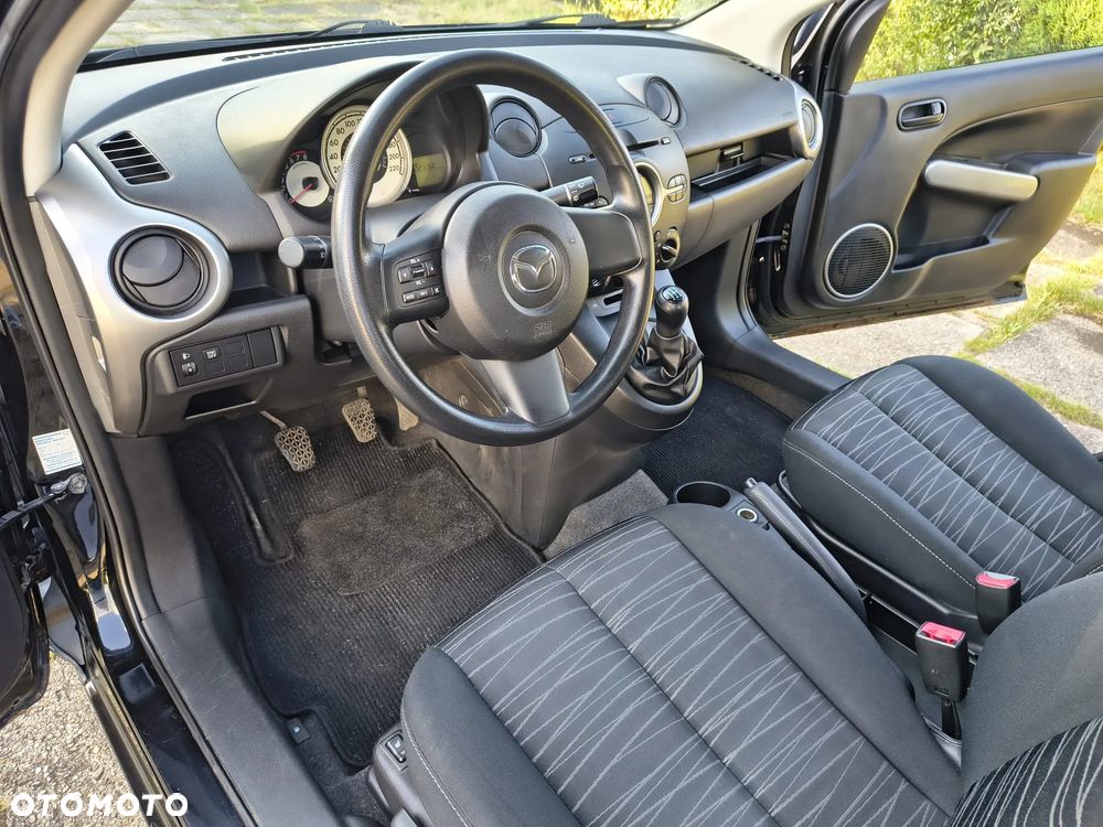 Mazda 2 - 5