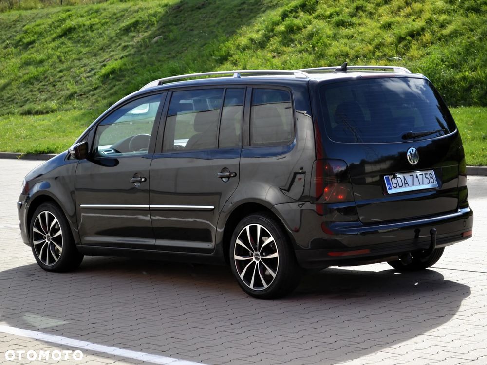 Volkswagen Touran 1.9 TDI DPF DSG Highline - 4
