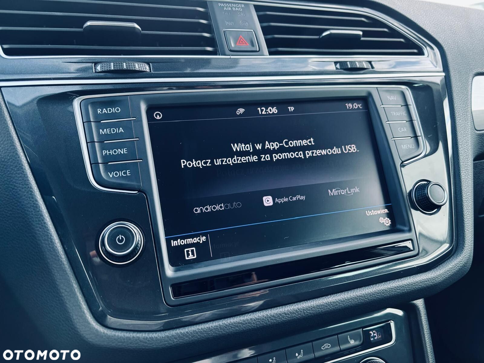 Volkswagen Tiguan - 28