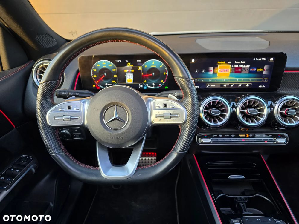 Mercedes-Benz GLB 200 d 4-Matic AMG Line 8G-DCT - 25