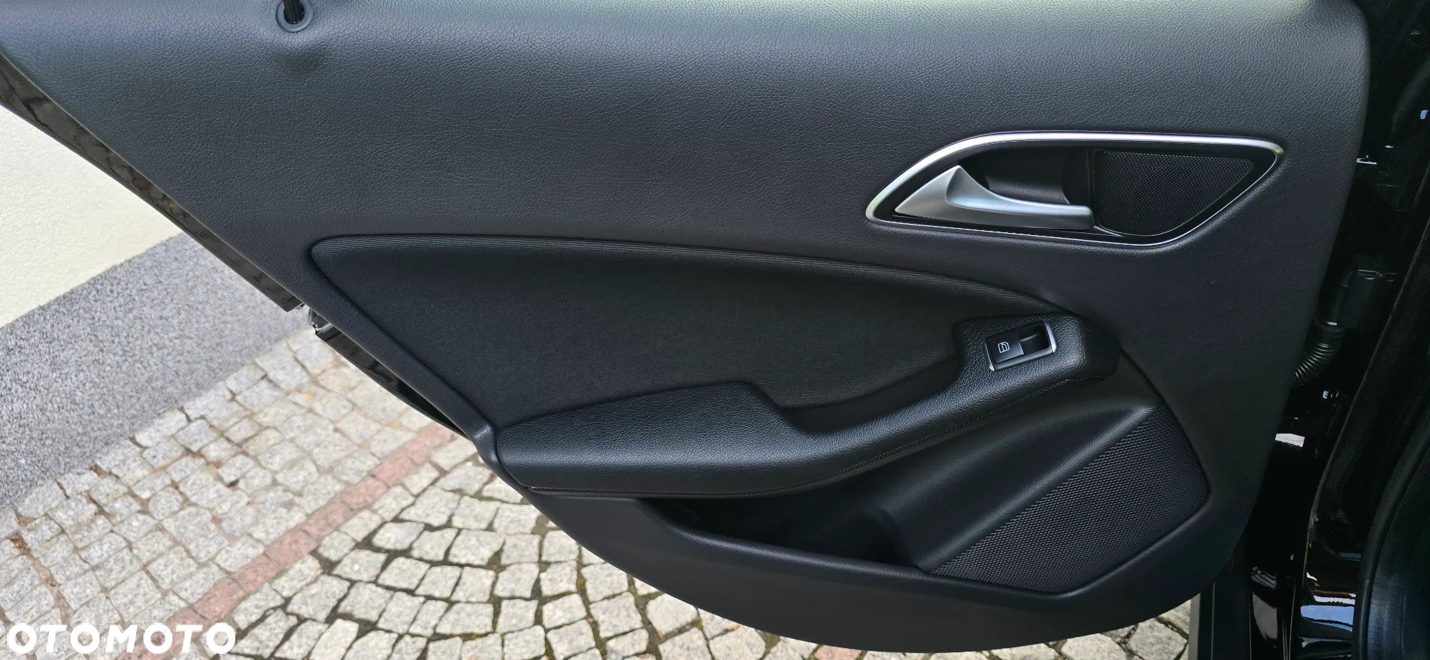 Mercedes-Benz GLA 180 - 12