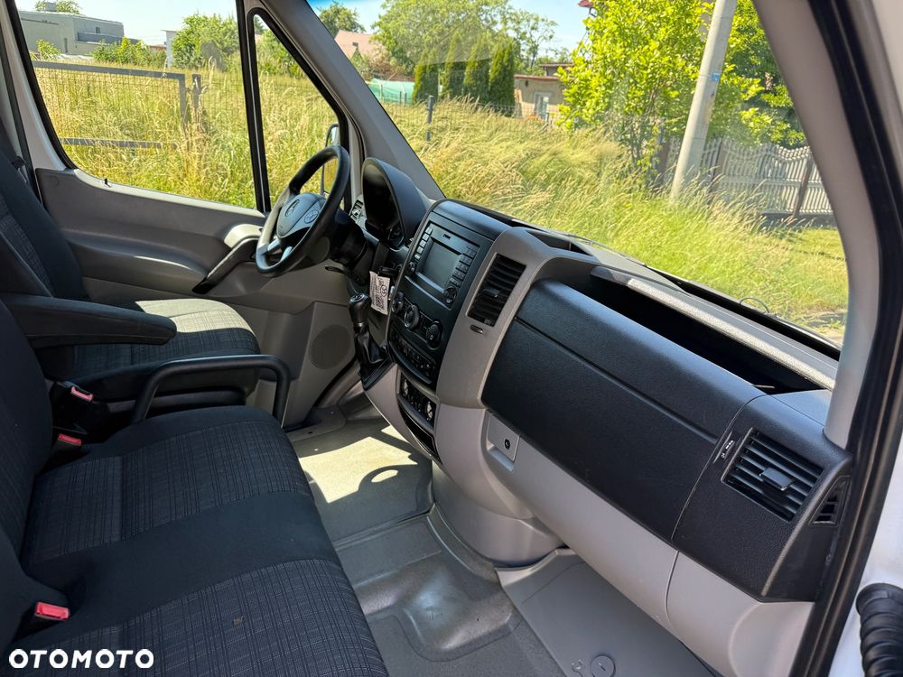 Mercedes-Benz Sprinter - 23
