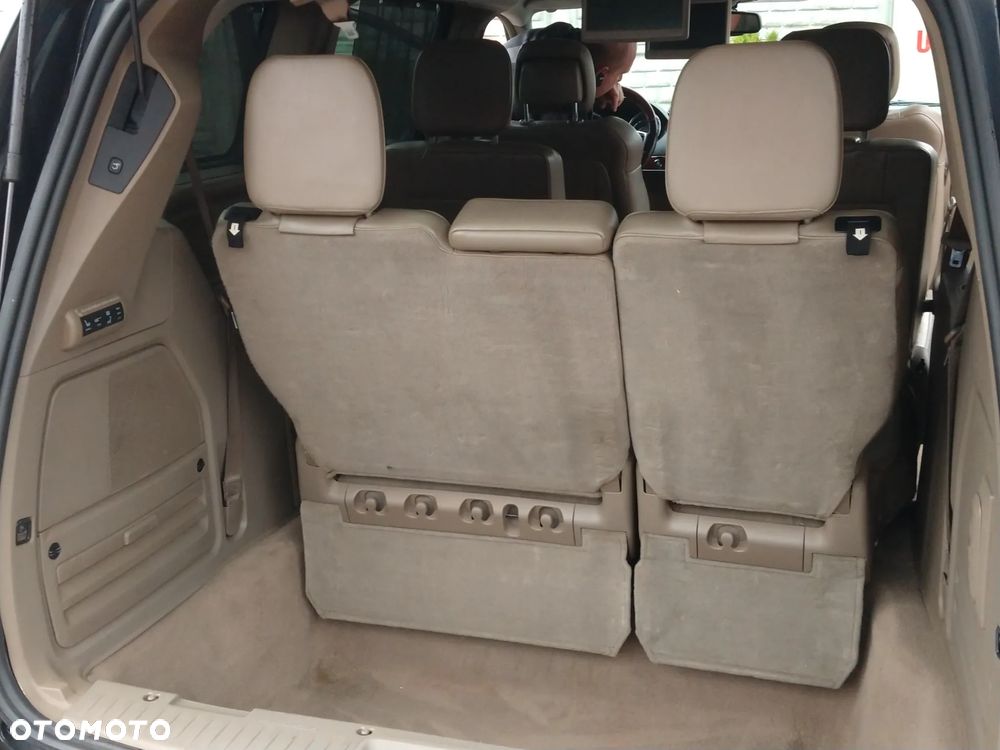 Chrysler Town & Country 3.6 Limited - 9