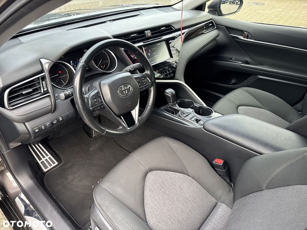 Toyota Camry 2.5 Hybrid Comfort CVT - 12