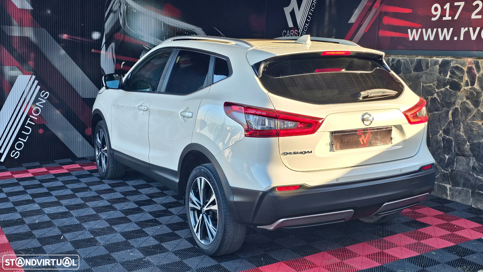 Nissan Qashqai 1.5 dCi N-Connecta J18+Led - 9
