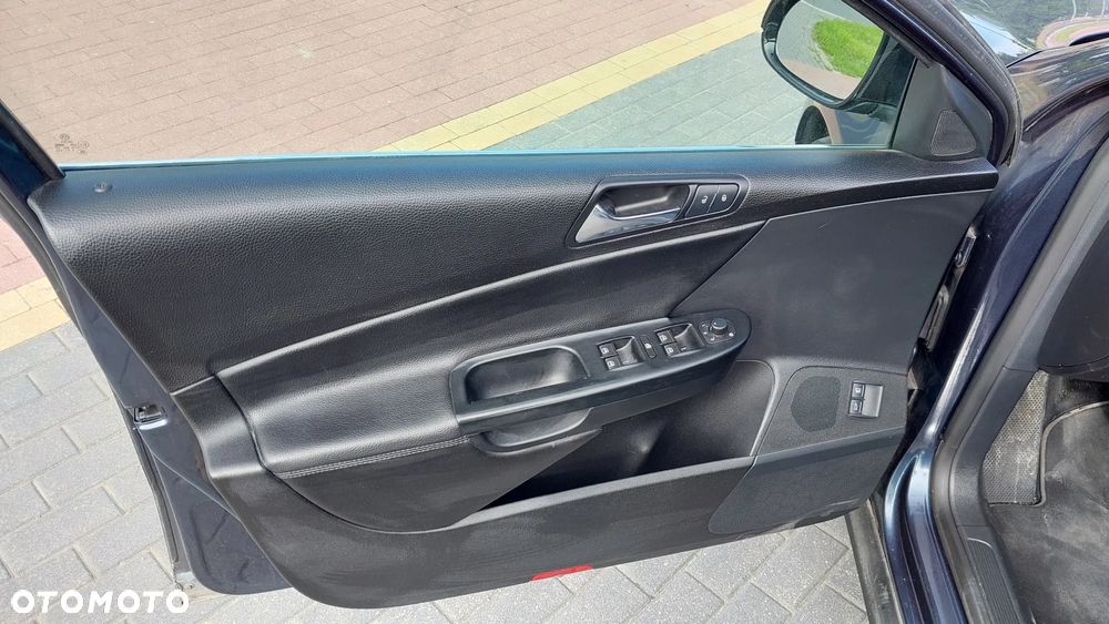 Volkswagen Passat 2.0 TSI Individual - 17